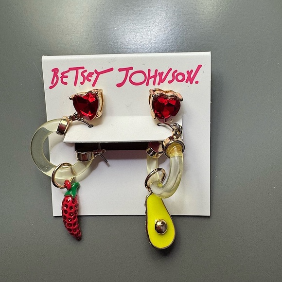 Betsey Johnson Avocado and Chili Pepper & Hearts Mismatch Dangling Earrings NWT - Picture 1 of 4